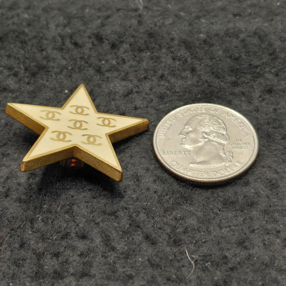 Chanel Star Coco Mark Earrings Clip-On White Gold - Picture 9 of 12